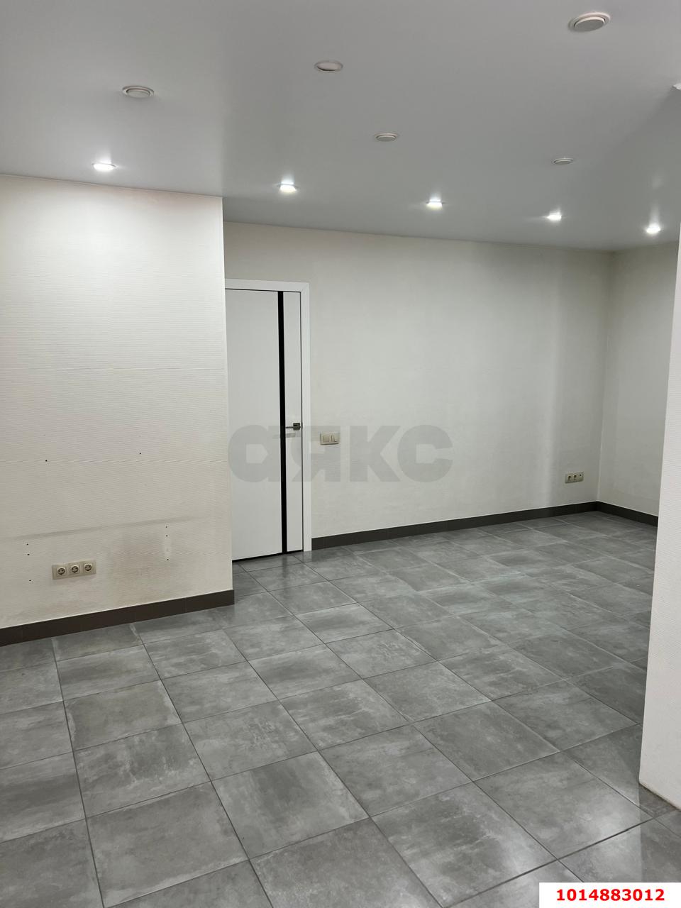 Фото №6: Торговое помещение 70 м² - Краснодар, имени Петра Метальникова, ул. Петра Метальникова, 11