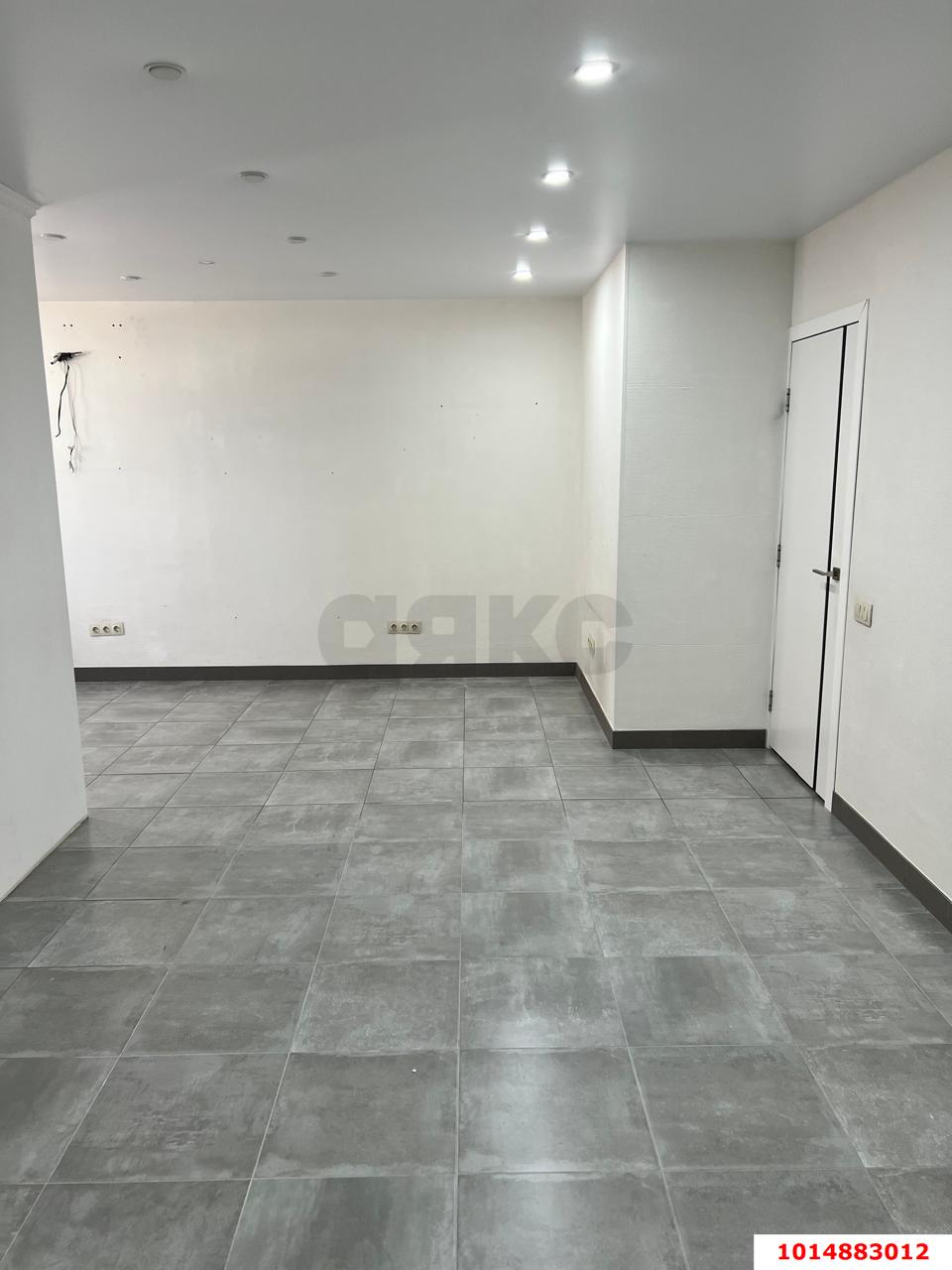 Фото №2: Торговое помещение 70 м² - Краснодар, имени Петра Метальникова, ул. Петра Метальникова, 11
