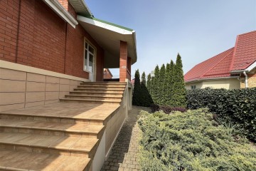 Фото №3: Дом 349 м² - Краснодар, мкр. Музыкальный, ул. им. Кармалина Н.Н., 1/2