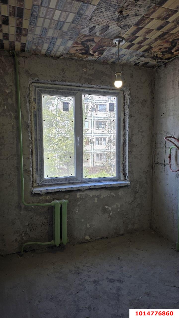 Фото №9: 3-комнатная квартира <span class="whitespace-nowrap">50 м²</span>, <span class="whitespace-nowrap">2/5 эт.</span> - Краснодар, Прикубанский внутригородской округ, мкр. Славянский, ул. Красных Партизан, 159