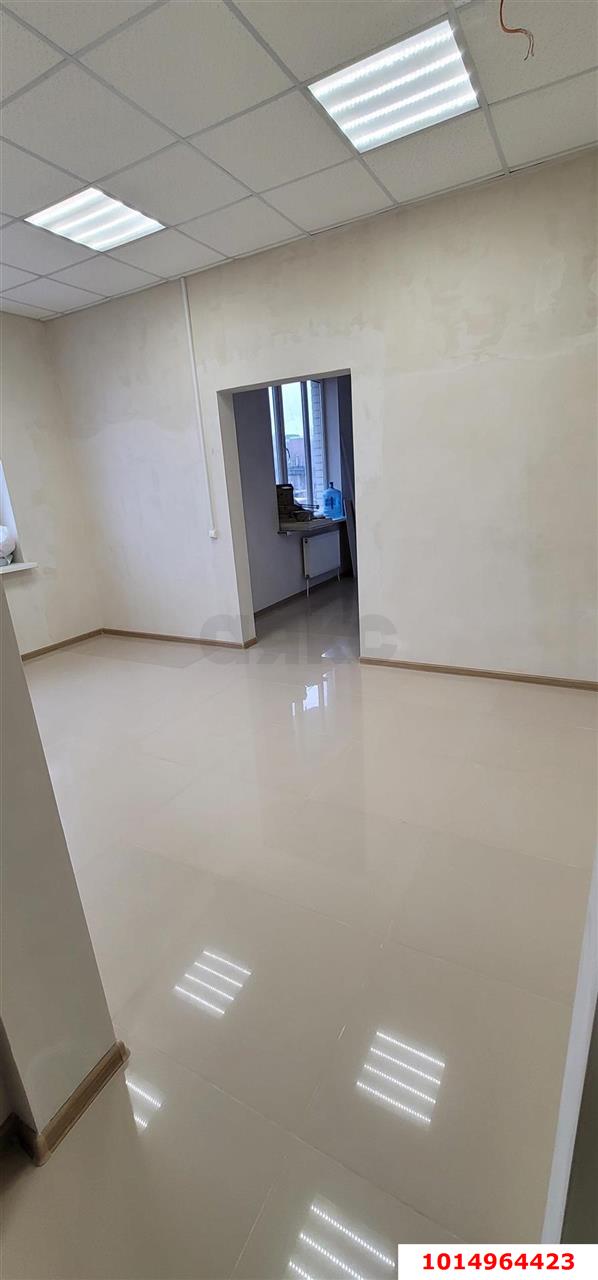 Фото №5: Коммерция 94 м² - Краснодар, Прикубанский внутригородской округ, мкр. имени Маршала Жукова, ул. Александра Покрышкина, 2/3