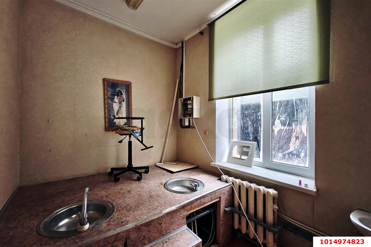 Фото №11: Торговое помещение 100 м² - Краснодар, Центральный, ул. Коммунаров, 51