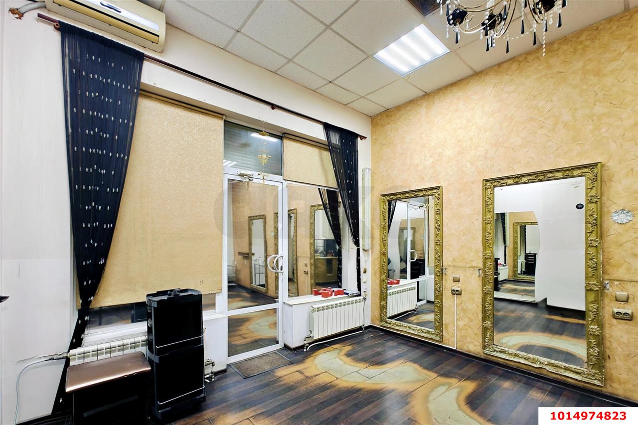 Фото №3: Торговое помещение 100 м² - Краснодар, Центральный, ул. Коммунаров, 51