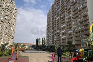 Фото №1: 1-комнатная квартира 45 м² - Краснодар, мкр. Камвольно-суконный Комбинат, ул. Магистральная, 11