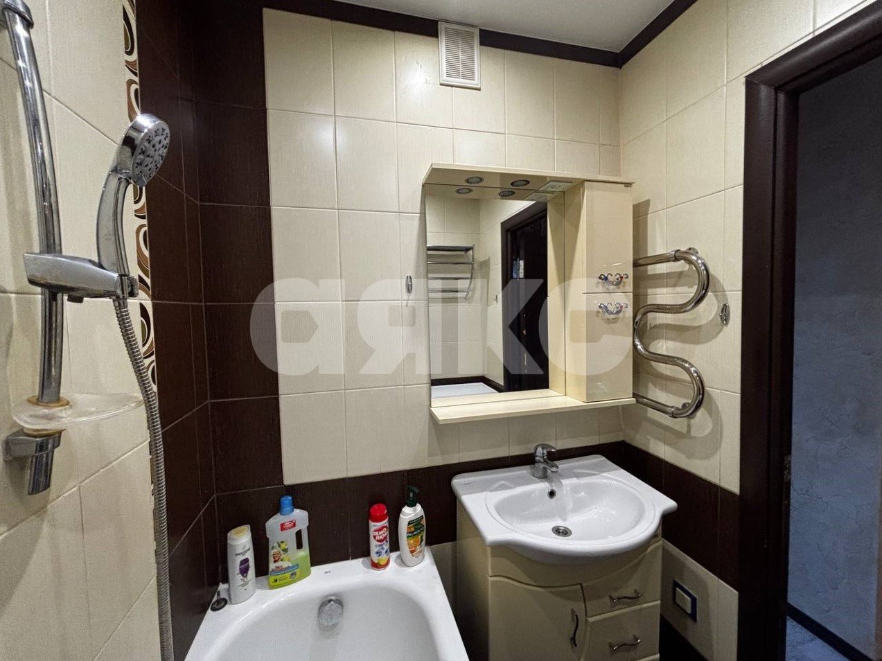 Фото №20: 2-комнатная квартира 52 м² - Волгоград, Семь Ветров, ул. 8-й Воздушной Армии, 41