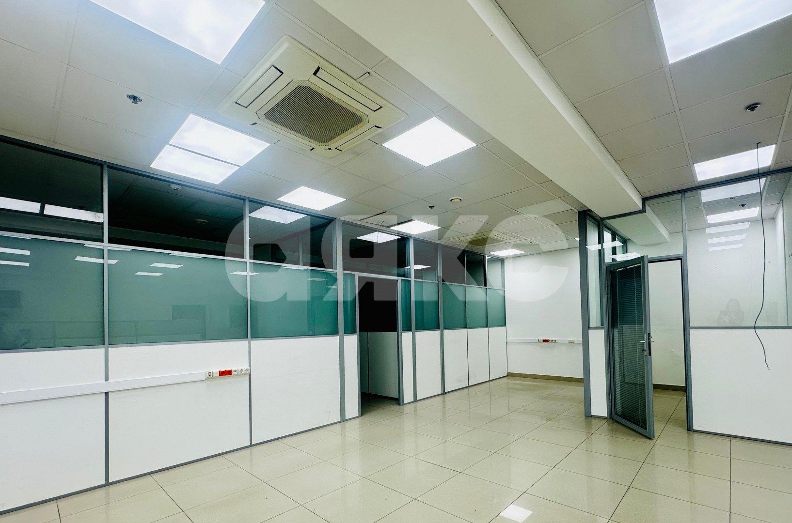 Фото №1: Коммерция 154 м² - Ростов-на-Дону, Ленинский, ул. Социалистическая, 74