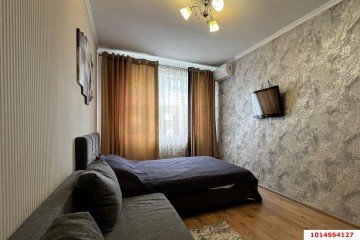 Фото №1: 1-комнатная квартира 42 м² - Краснодар, мкр. ЖК Возрождение, ул. имени 40-летия Победы, 129