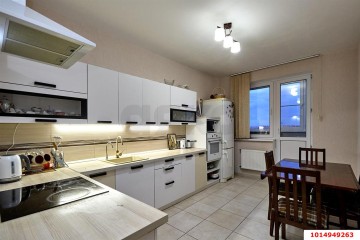 Фото №1: 3-комнатная квартира 96 м² - Краснодар, мкр. имени Маршала Жукова, ул. Александра Покрышкина, 2/2