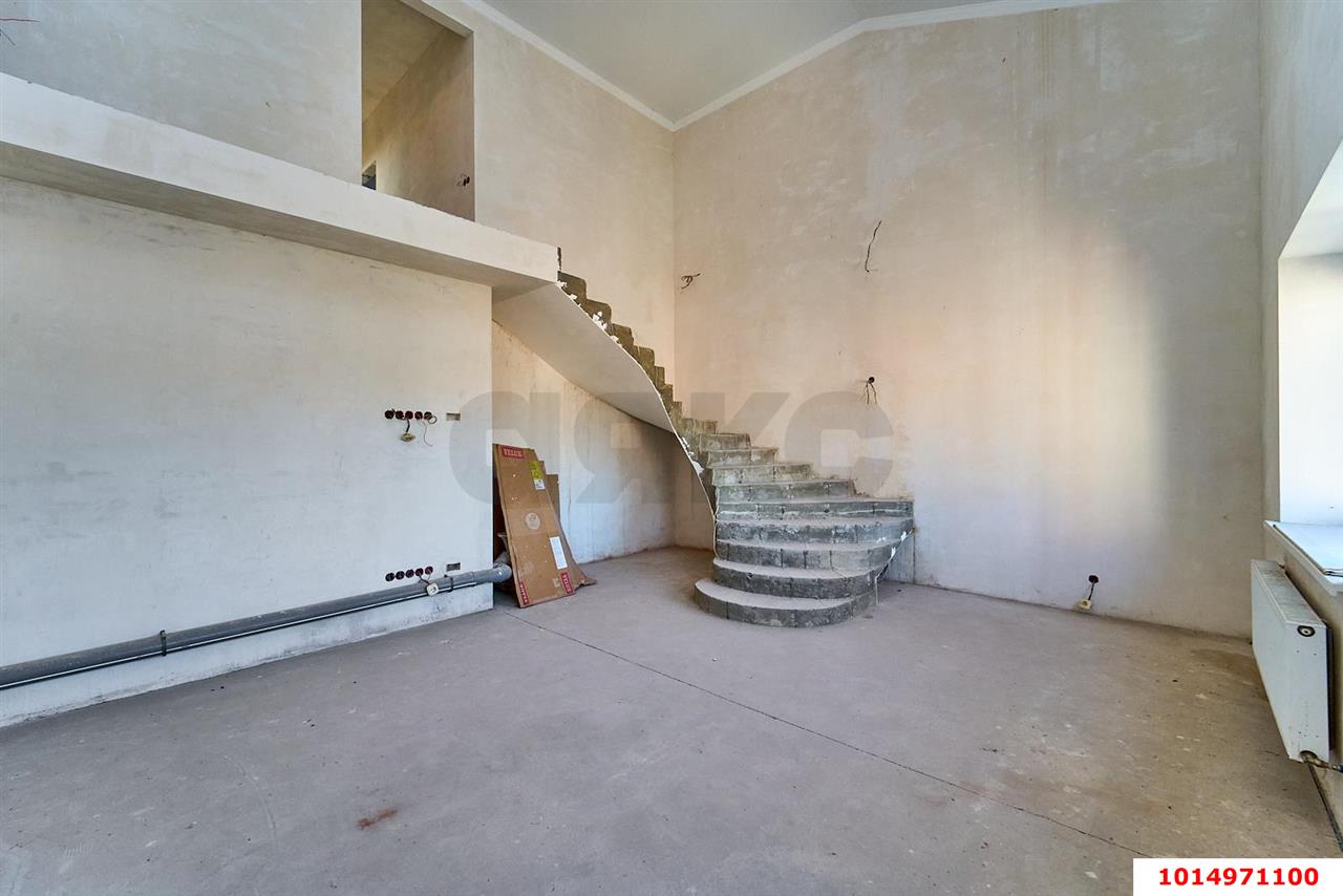 Фото №2: 3-комнатная квартира 180 м² - Краснодар, Центральный внутригородской округ, мкр. Дубинка, ул. КИМ, 141