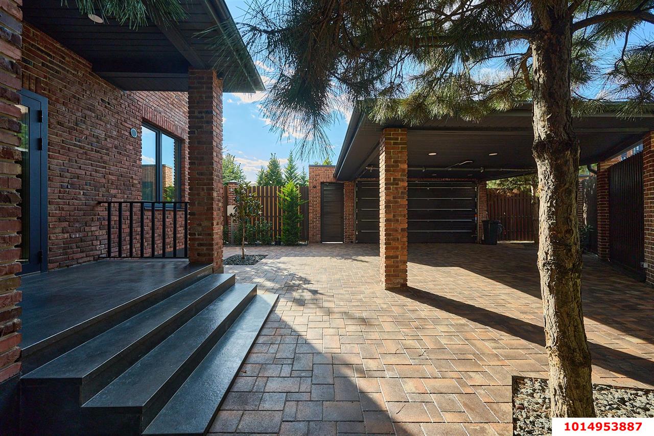 Фото №1: Дом 199 м² + 5 сот. - Краснодар, Фестивальный, ул. Медовая, 26