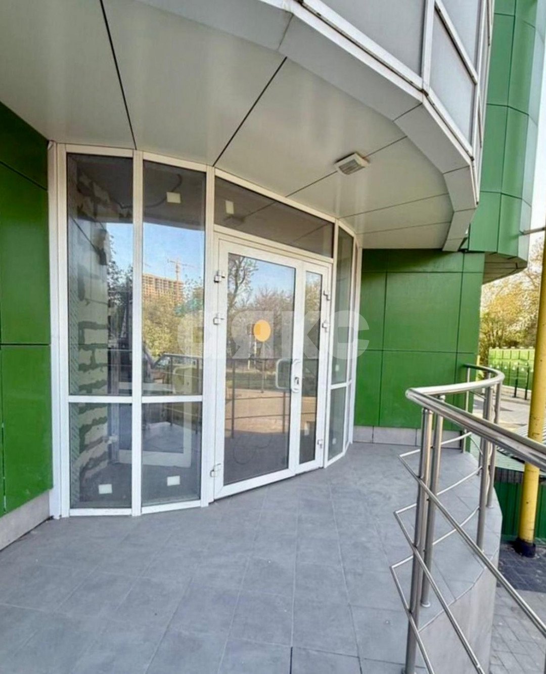 Фото №1: Коммерция 120 м² - Ростов-на-Дону, Ворошиловский, пр-кт Михаила Нагибина, 38