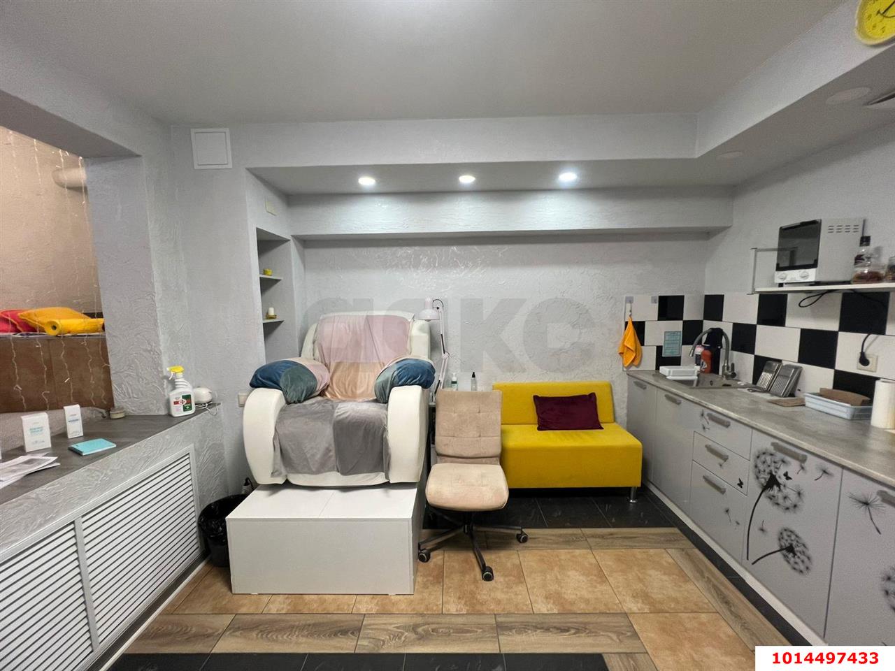 Фото №2: Коммерция 19 м² - Краснодар, Прикубанский внутригородской округ, мкр. Восточно-Кругликовский, ул. Героев-Разведчиков, 17