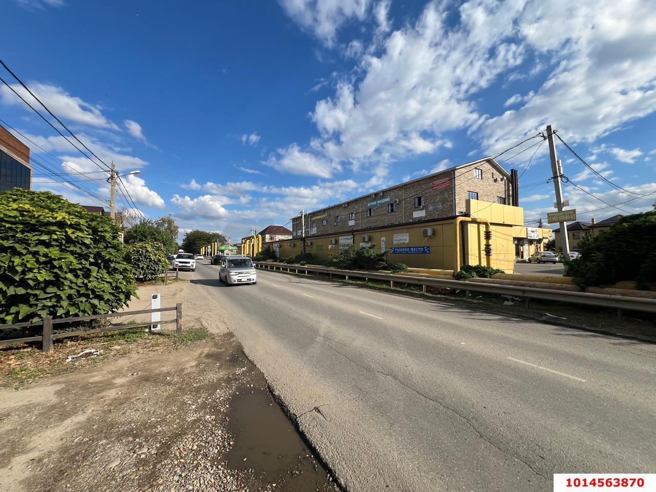 Фото №7: Торговое помещение 271 м² - Краснодар, КП Золотой город, пр-д 3-й Звенигородский, 41