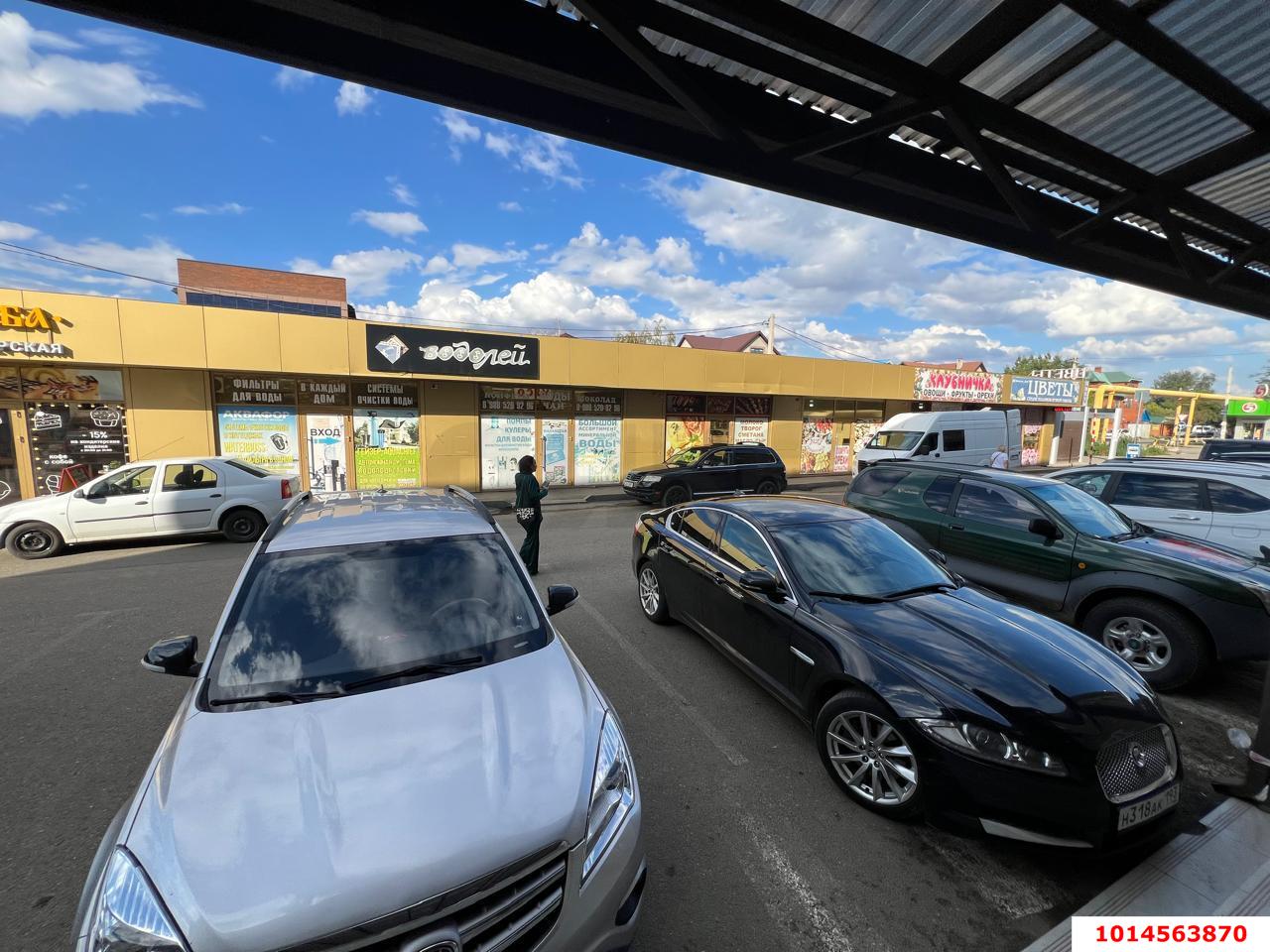 Фото №2: Торговое помещение 271 м² - Краснодар, КП Золотой город, пр-д 3-й Звенигородский, 41
