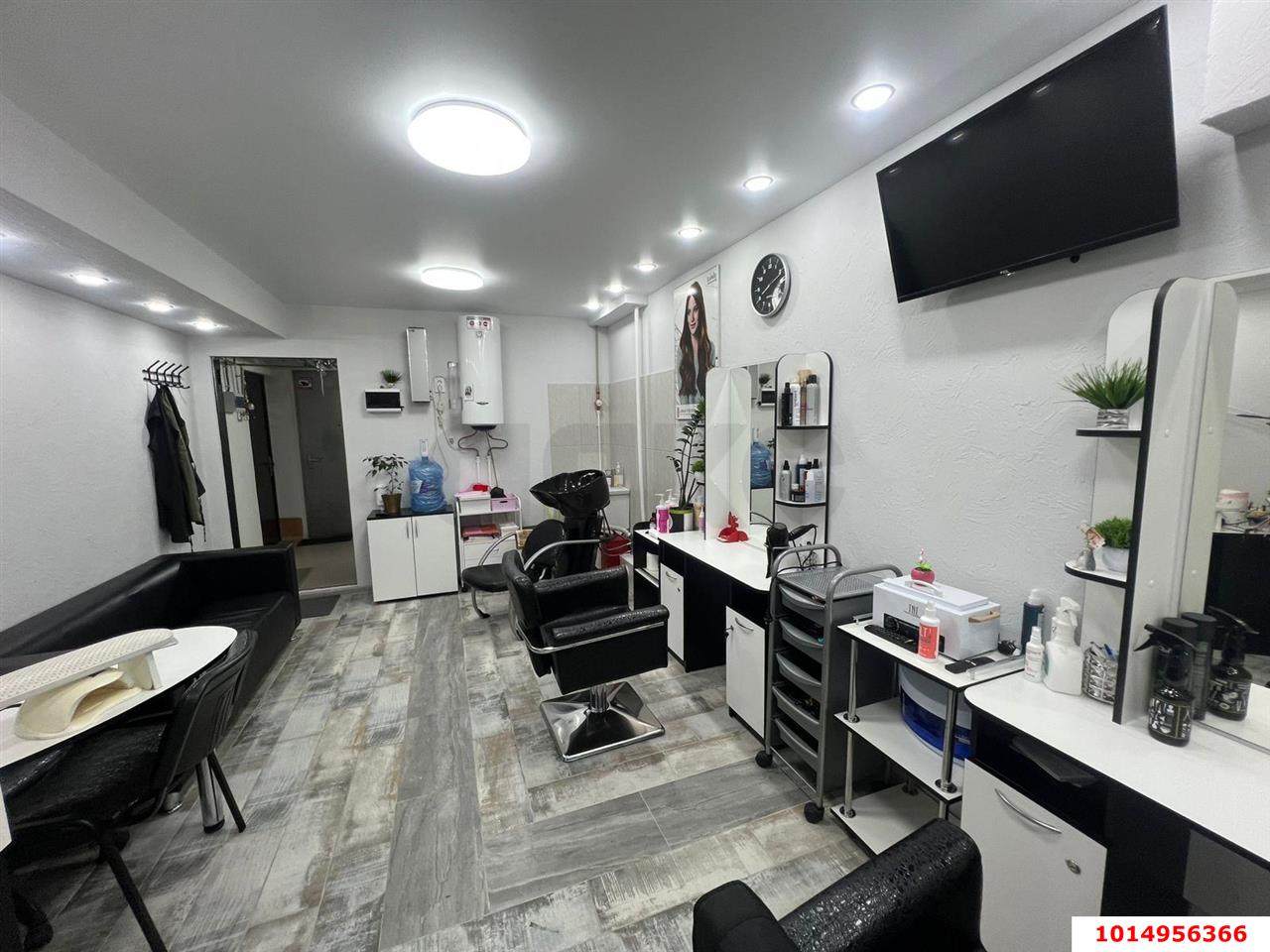 Фото №2: Торговое помещение 20 м² - Краснодар, Восточно-Кругликовский, ул. Героев-Разведчиков, 17