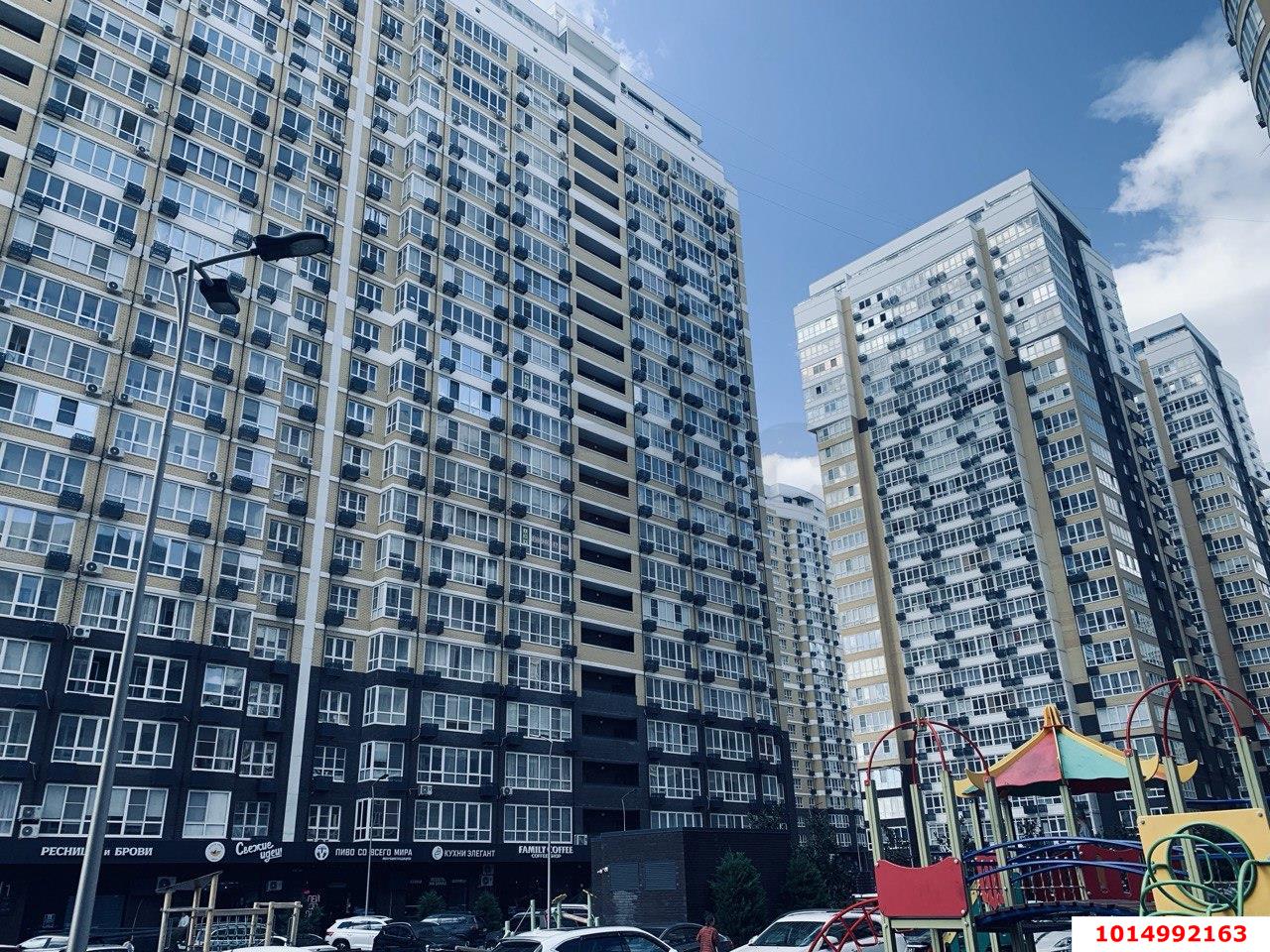 Фото №1: 2-комнатная квартира 74 м² - Краснодар, жилой комплекс Элегант, ул. Старокубанская, 137/1к1