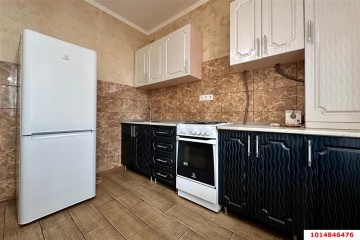 Фото №1: 1-комнатная квартира 35 м² - Берёзовый, мкр. Витаминкомбинат, ул. Целиноградская, 4/2Б