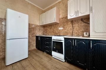 Фото №1: 1-комнатная квартира 35 м² - Берёзовый, мкр. Витаминкомбинат, ул. Целиноградская, 4/2Б