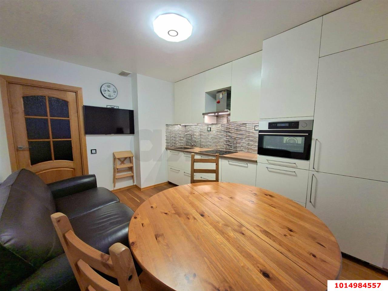 Фото №1: 1-комнатная квартира 40 м² - Краснодар, Прикубанский внутригородской округ, мкр. Военный городок № 109, ул. Кореновская, 61