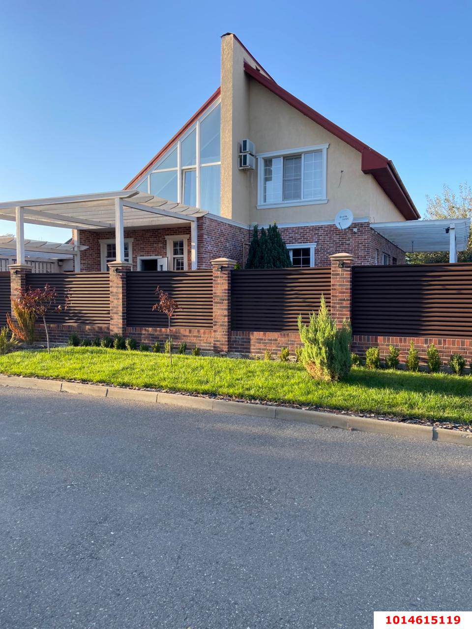 Фото №1: Дом 220 м² + 6.4 сот. - Краснодар, Немецкая Деревня, ул. Кёльнская, 8/1