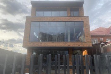 Фото №1: Отдельное здание 555 м² - Краснодар, мкр. Западный внутригородской округ, ул. Скорняжная, 39