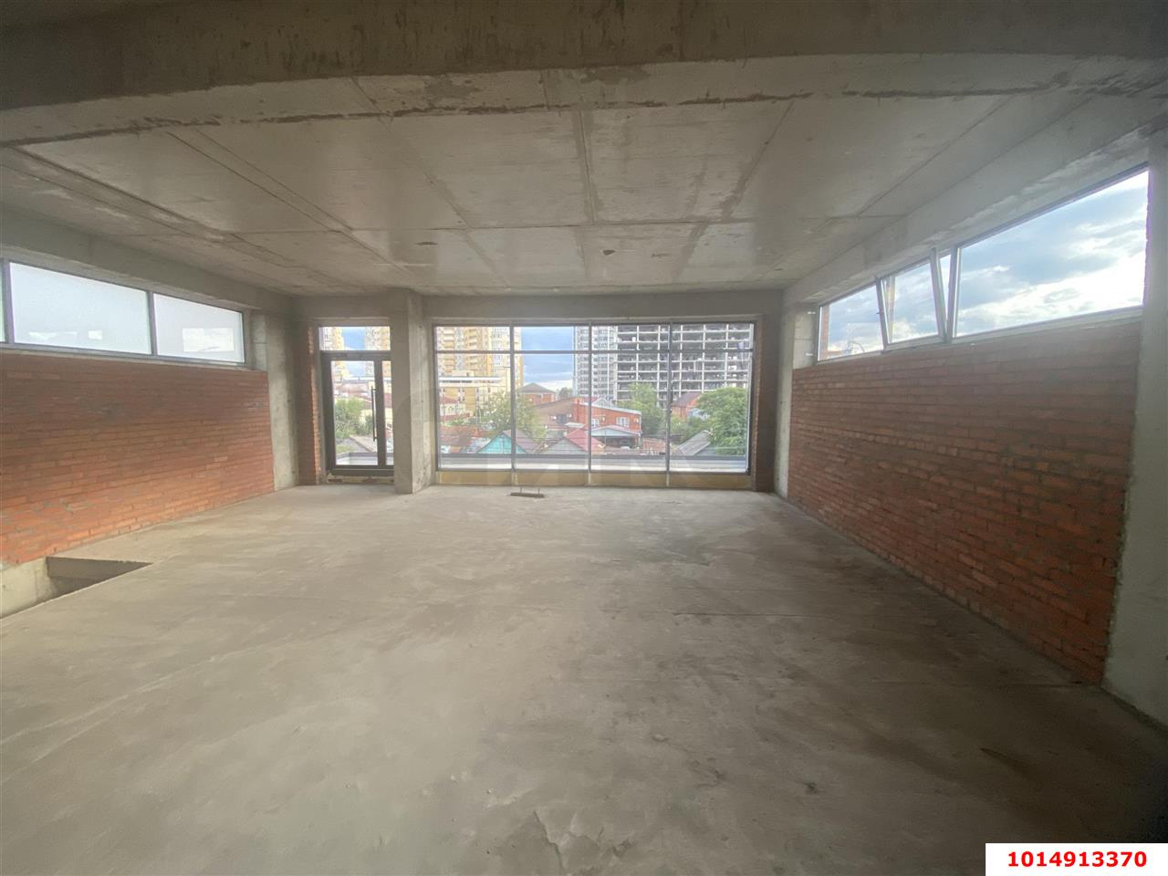 Фото №2: Отдельное здание 555 м² - Краснодар, Западный внутригородской округ, ул. Скорняжная, 39