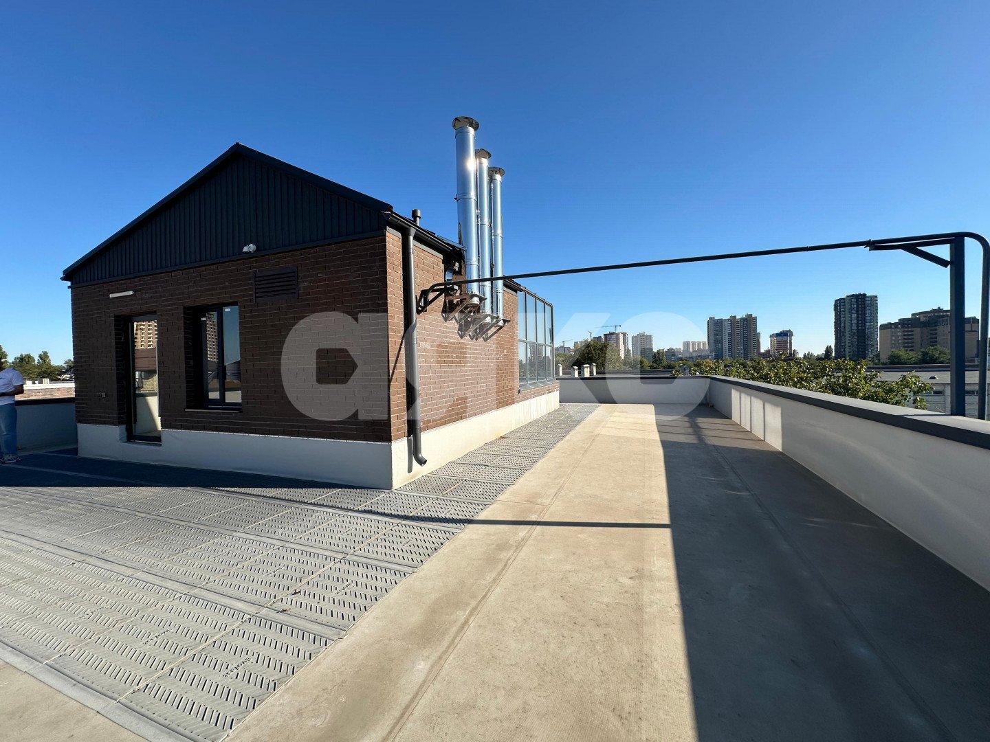 Фото №11: Коммерция 800 м² - Ростов-на-Дону, Кировский, ул. Текучёва, 171