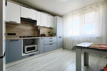 Фото №1: 2-комнатная квартира 58 м² - Яблоновский, ст Луч, ул. Гагарина, 192к4