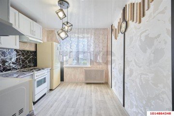 Фото №1: 2-комнатная квартира 60 м² - Краснодар, мкр. Юбилейный, ул. Рождественская набережная, 33