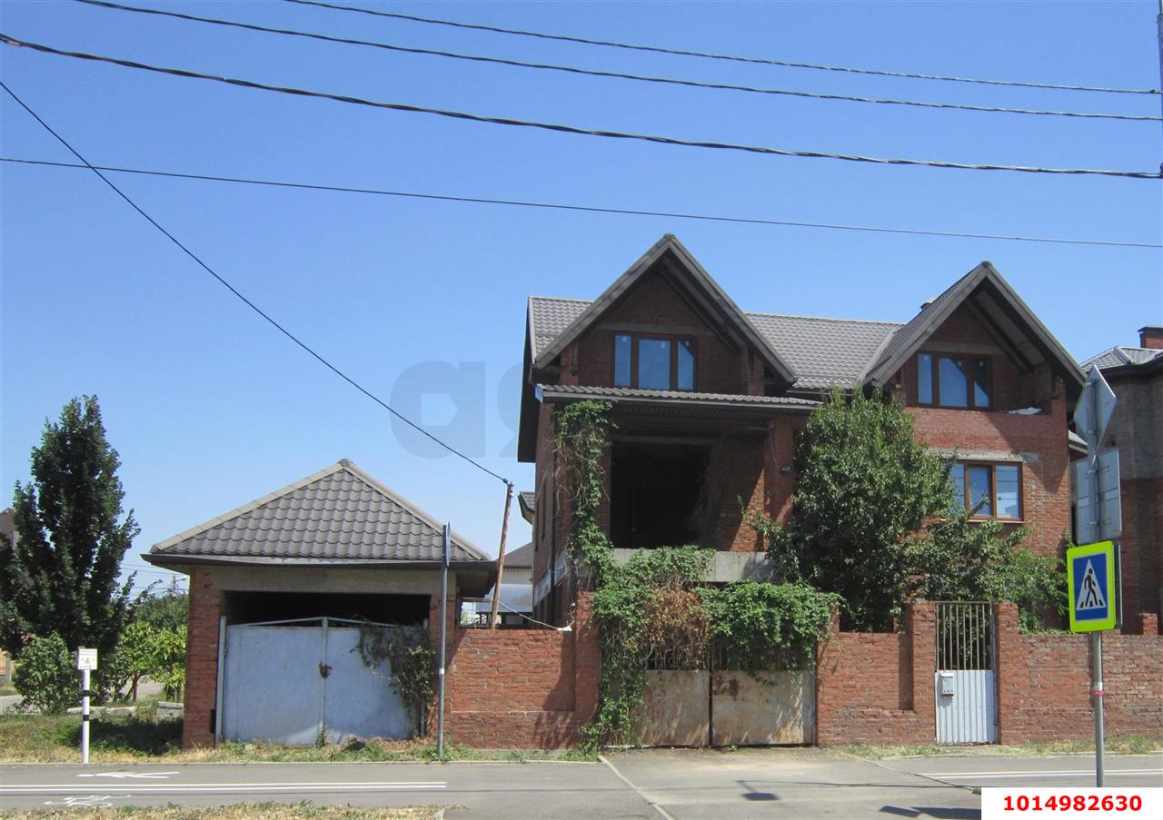 Фото №1: Дом 359 м² + 4 сот. - Краснодар, Прикубанский внутригородской округ, мкр. Плодородный-2, ул. Исакиевская, 18