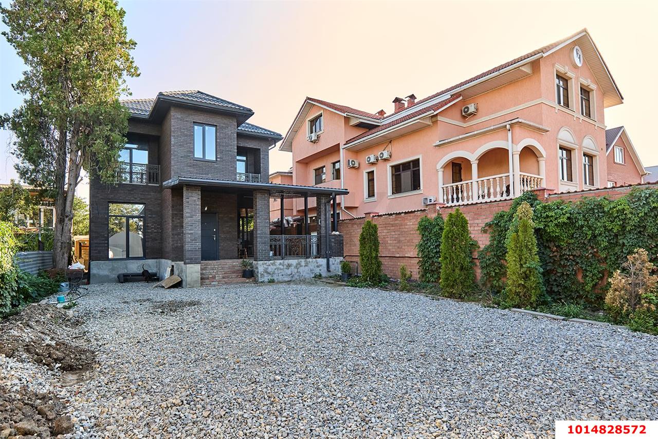 Фото №1: Дом 250 м² + 5 сот. - Краснодар, мкр. Западный внутригородской округ, ул. Михаила Власова, 280