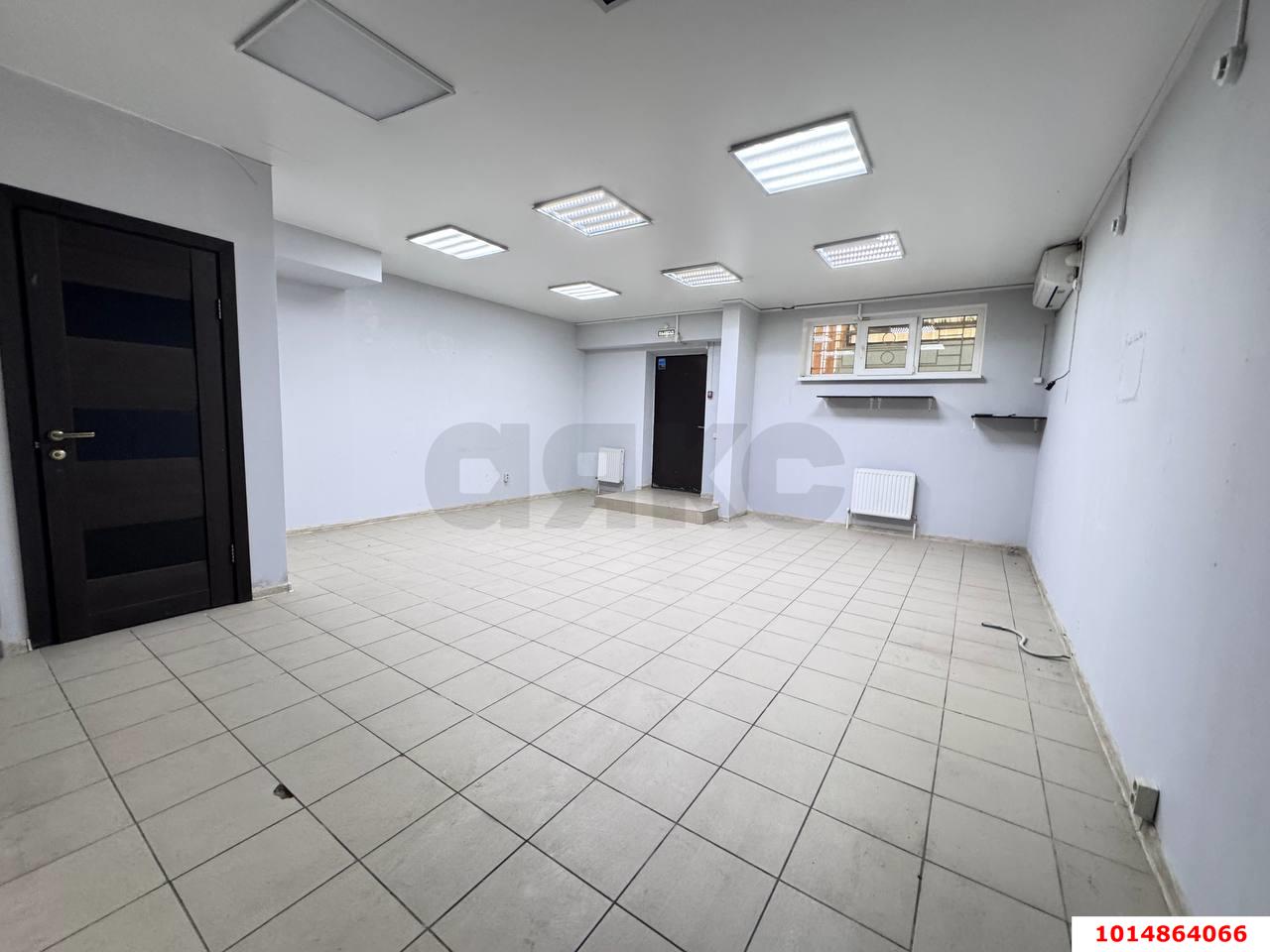 Фото №1: Торговое помещение 39 м² - Краснодар, имени Петра Метальникова, ул. Петра Метальникова, 7