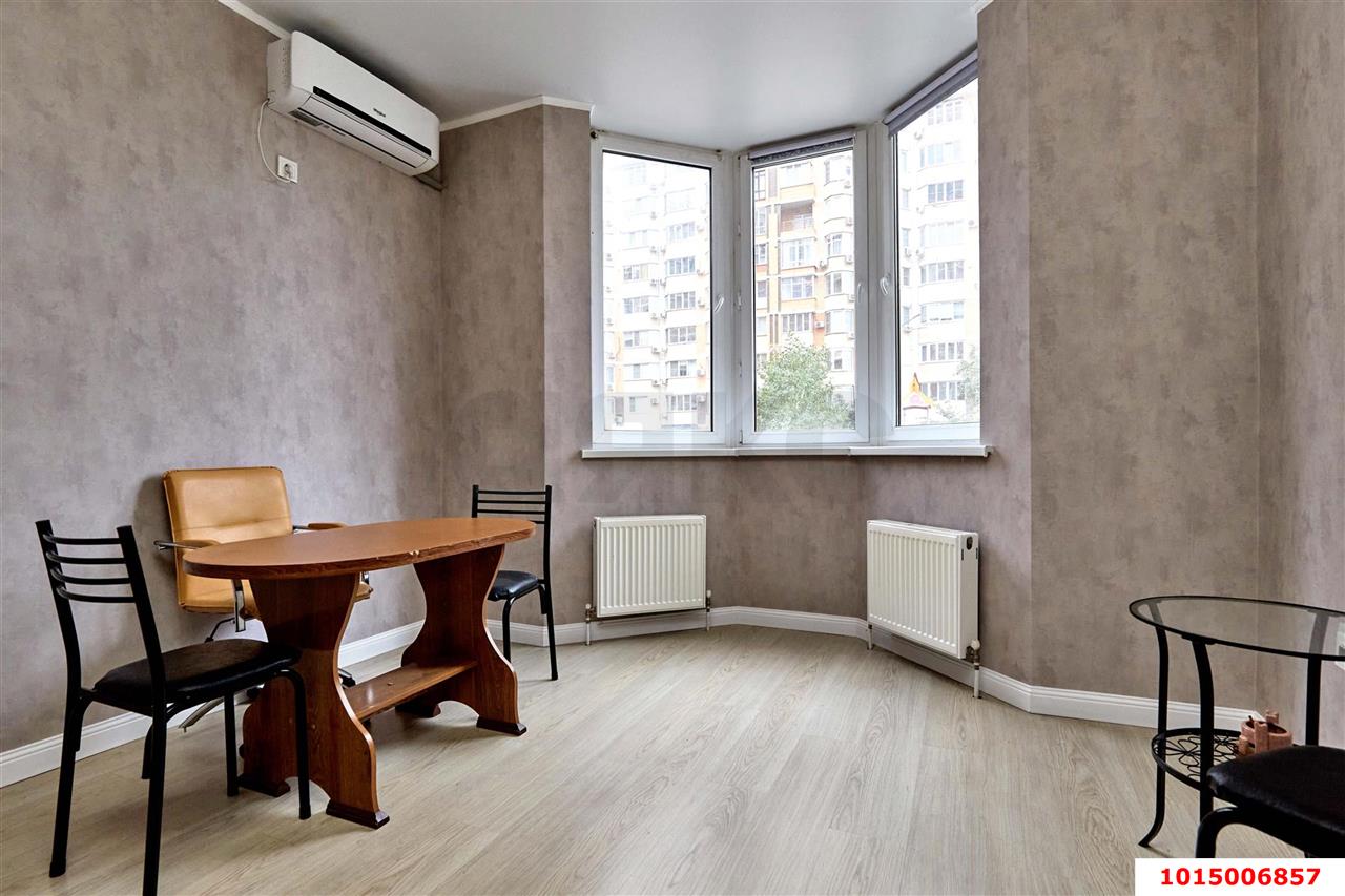 Фото №2: 2-комнатная квартира 68 м² - Краснодар, Солнечный, ул. Архитектора Петина, 16