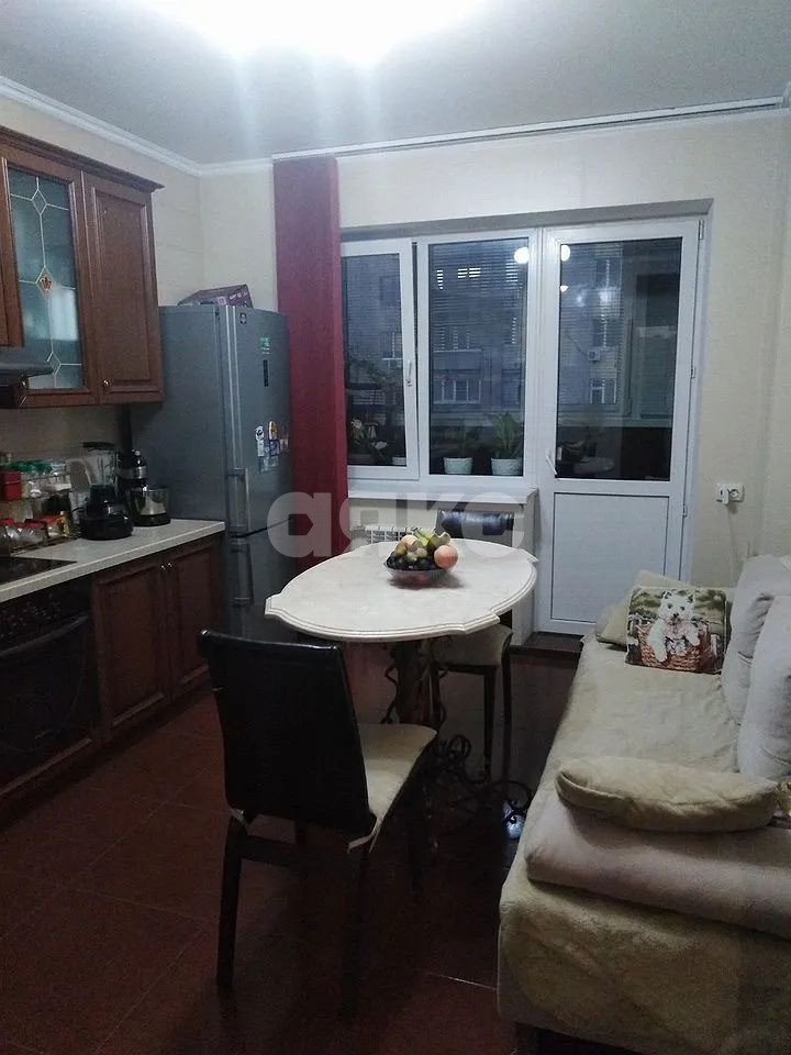 Фото №1: 1-комнатная квартира 61 м² - Ростов-на-Дону, Кировский, ул. Варфоломеева, 265