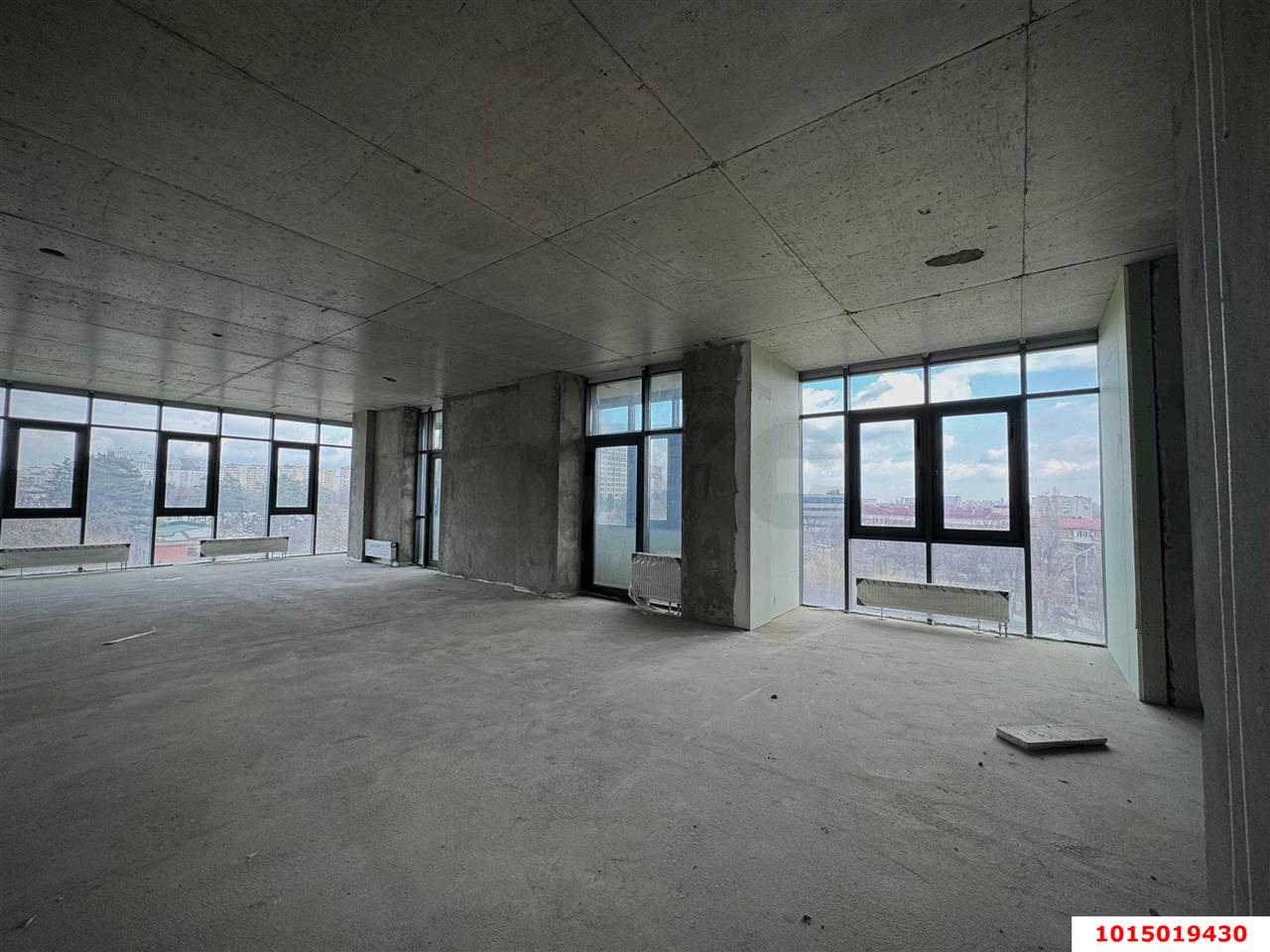 Фото №1: 2-комнатная квартира 100 м² - Краснодар, ЖК Сказка, ул. имени 40-летия Победы, 15