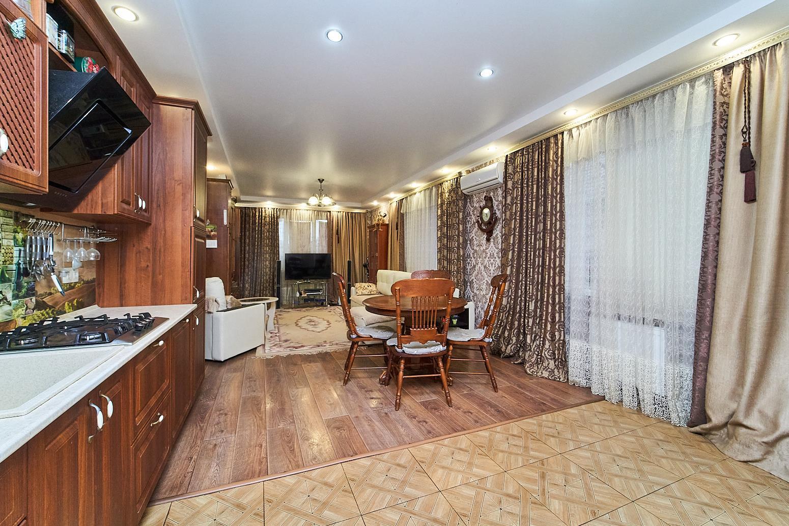 Фото №2: Дом 114 м² + 4 сот. - Российский, мкр. Прикубанский внутригородской округ, ул. имени Академика Сахарова, 55