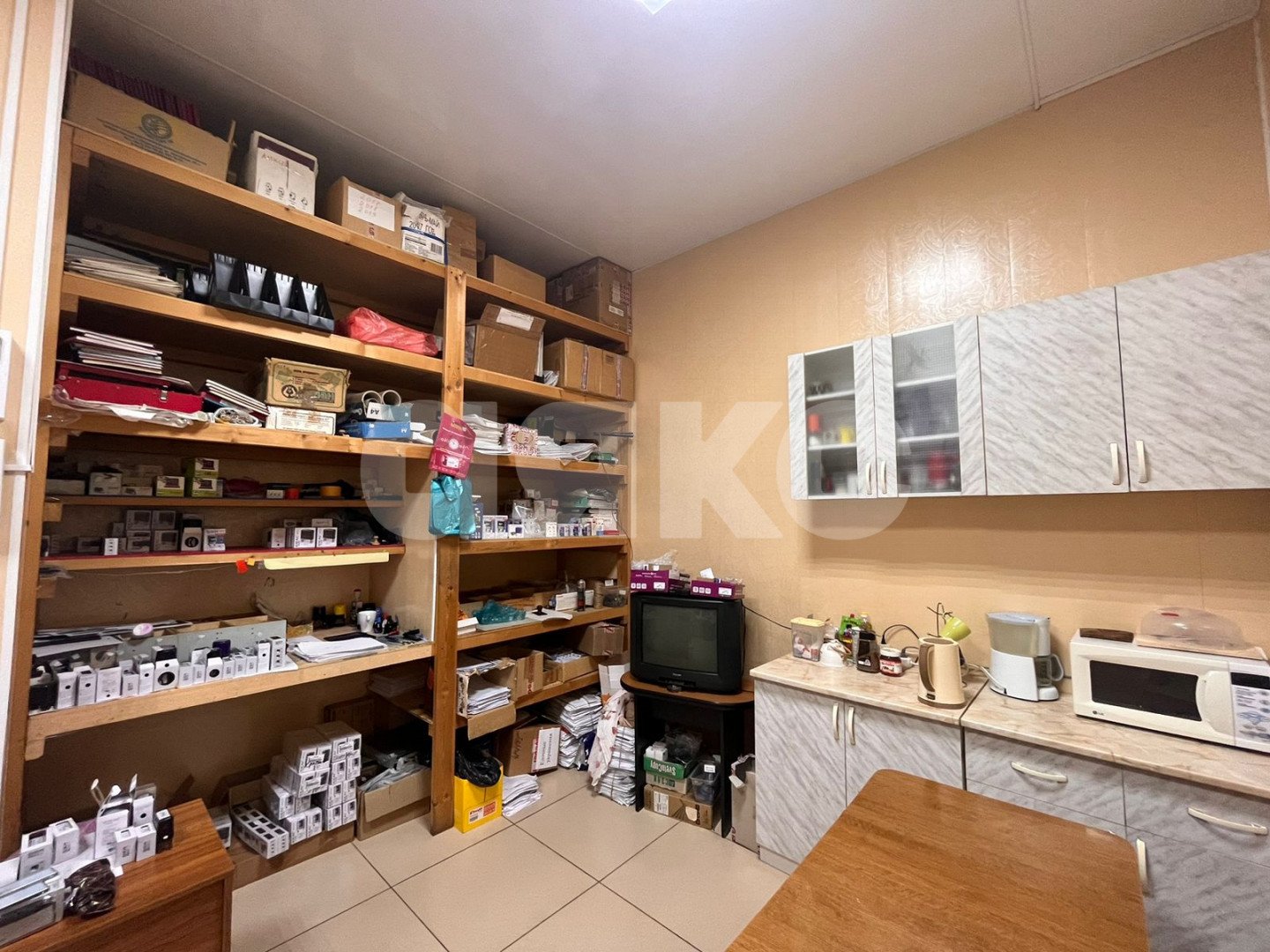 Фото №8: Коммерция 207 м² - Майкоп, Центр, ул. Адыгейская, 70