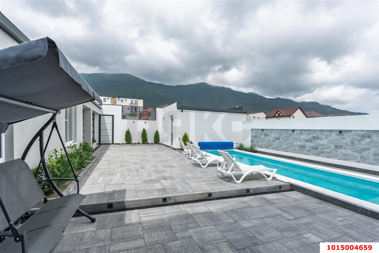 Фото №7: Дом 182 м² + 4.6 сот. - Геленджик, ул. Розы Люксембург, 46