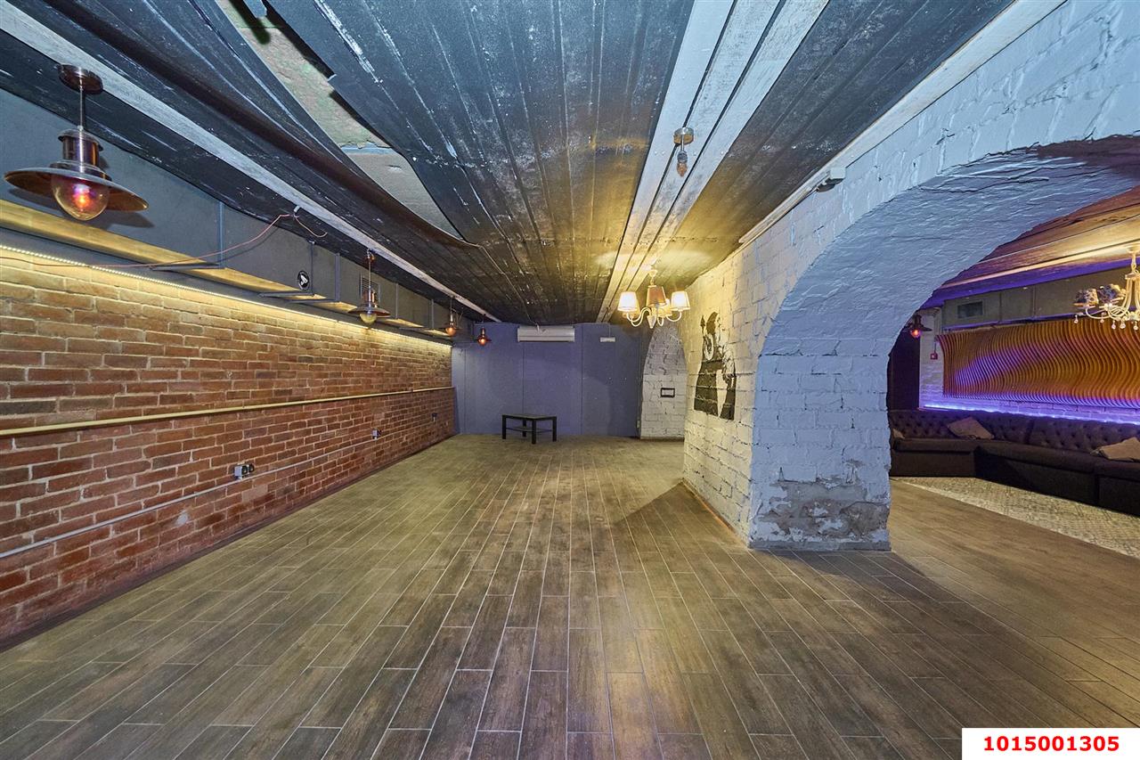 Фото №12: Торговое помещение 200 м² - Краснодар, Центральный, ул. Красноармейская, 81