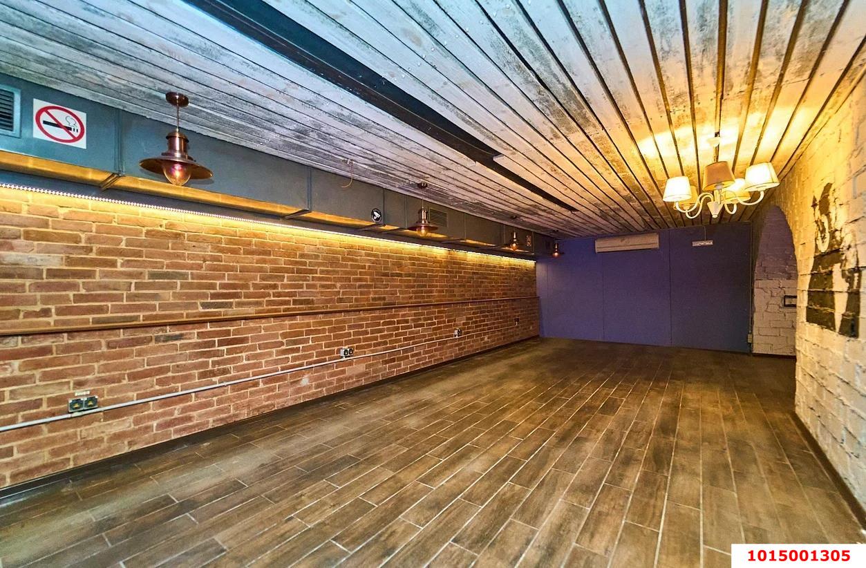 Фото №6: Торговое помещение 200 м² - Краснодар, Центральный, ул. Красноармейская, 81