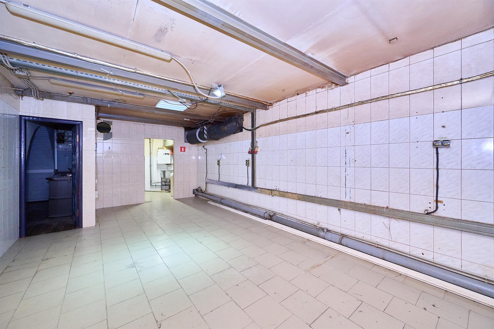 Фото №16: Коммерция 199 м² - Краснодар, Центральный внутригородской округ, мкр. Центральный, ул. Красноармейская, 81