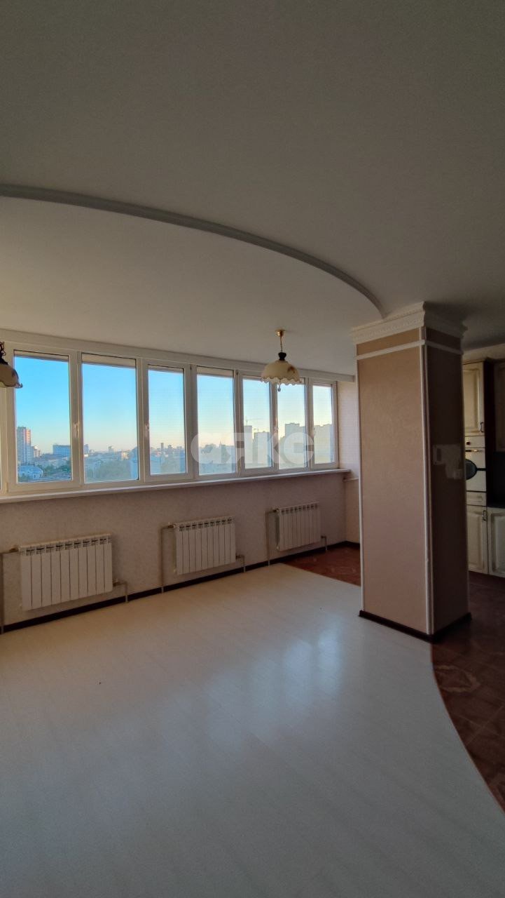 Фото №2: 4-комнатная квартира 121 м² - Волгоград, Центральный, ул. 7-й Гвардейской, 12А