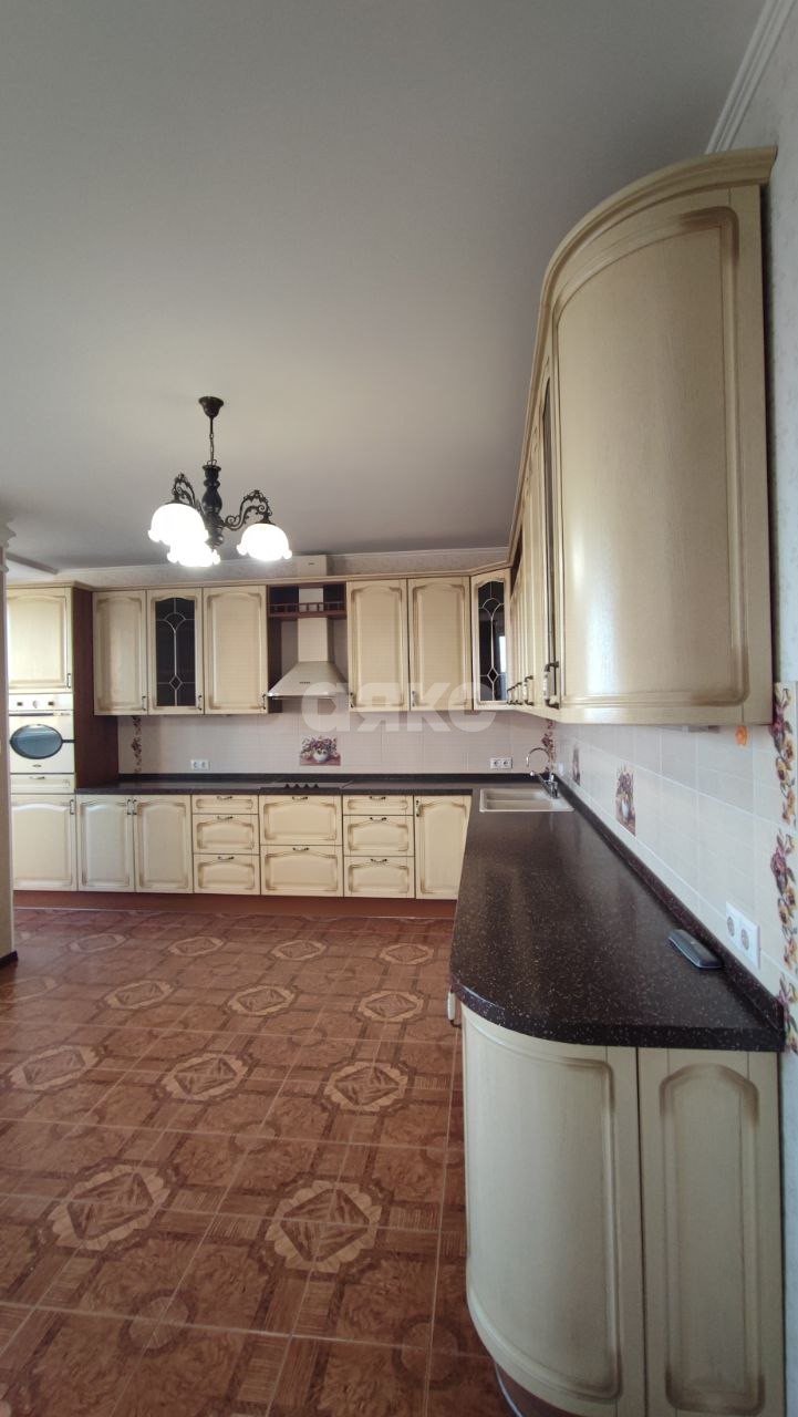 Фото №6: 4-комнатная квартира 121 м² - Волгоград, Центральный, ул. 7-й Гвардейской, 12А