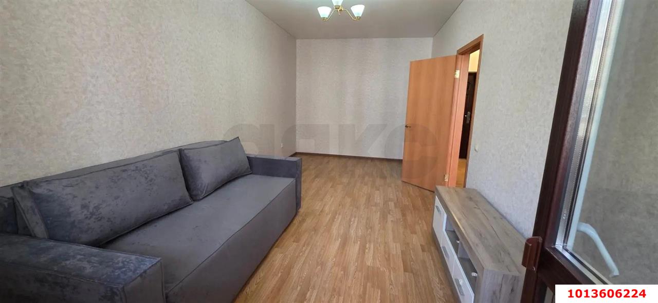 Фото №6: 1-комнатная квартира <span class="whitespace-nowrap">38 м²</span>, <span class="whitespace-nowrap">2/6 эт.</span> - Краснодар, Прикубанский внутригородской округ, ЖК Культурный, мкр. Музыкальный, ул. имени Сергея Есенина, 82/3