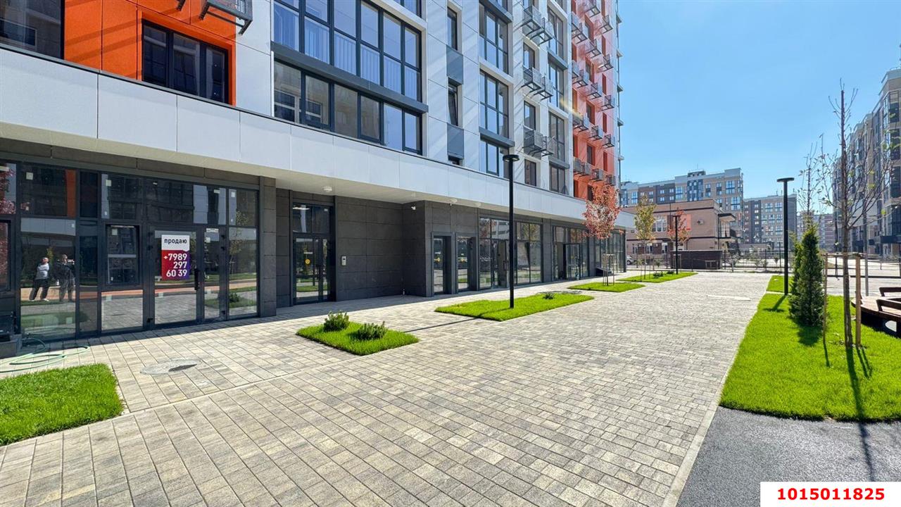 Фото №3: Торговое помещение 30 м² - Краснодар, жилой комплекс Друзья, ул. имени Генерала Брусилова, 28к3