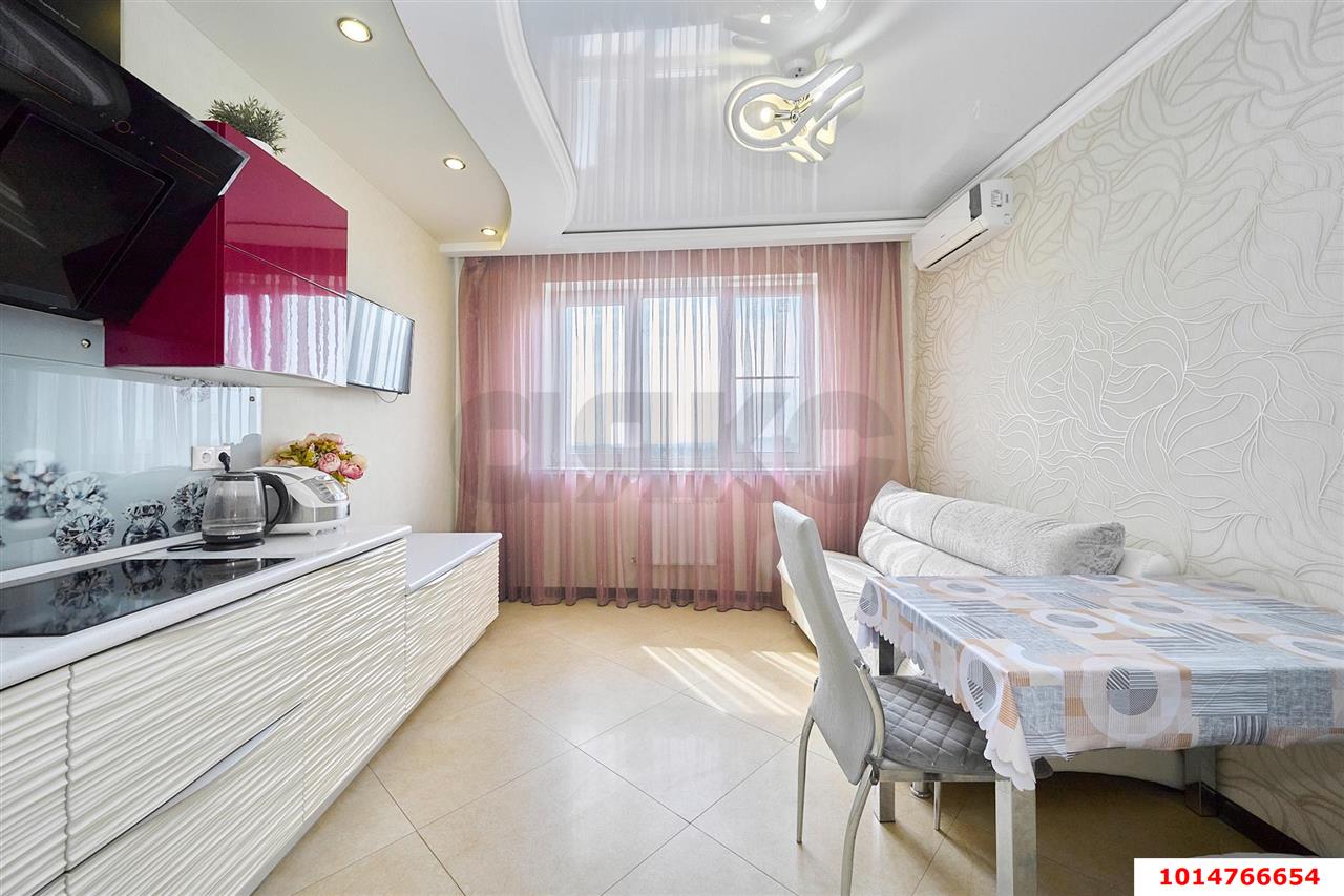 Фото №1: 2-комнатная квартира 75 м² - Краснодар, Комсомольский, ул. Сормовская, 204А