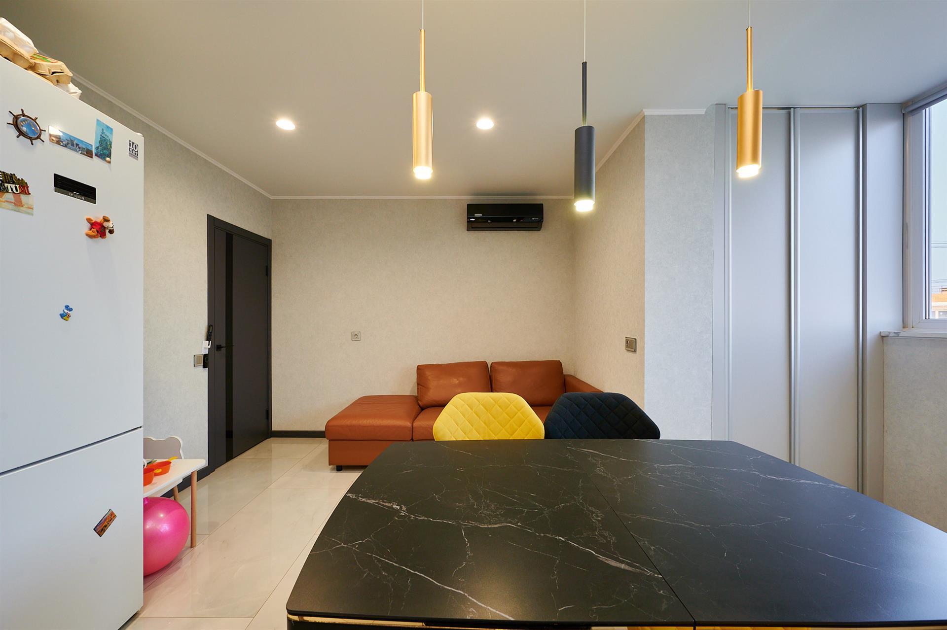 Фото №2: 2-комнатная квартира 67 м² - Краснодар, Прикубанский внутригородской округ, Славянский, мкр. Светлоград, ул. Красных Партизан, 1/4к9