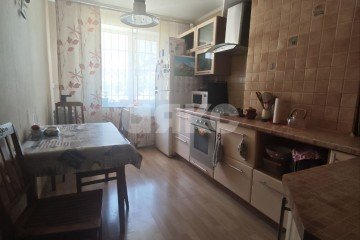 Фото №2: 4-комнатная квартира 76 м² - Мариуполь, р. Жовтневый, пр-кт Металлургов, 133