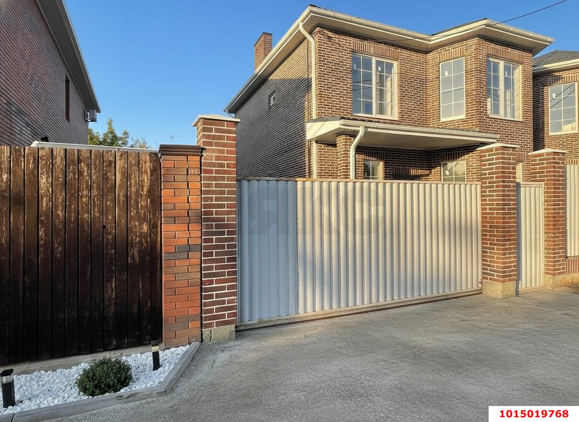 Фото №1: Дом 170 м² + 3.03 сот. - Краснодар, Прикубанский внутригородской округ, мкр. Горхутор, ул. Степана Неустроева, 32/2