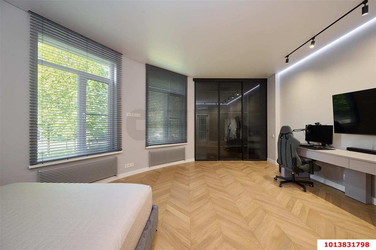 Фото №12: 4-комнатная квартира 182 м² - Краснодар, Прикубанский внутригородской округ, мкр. Немецкая Деревня, ул. Баварская, 25